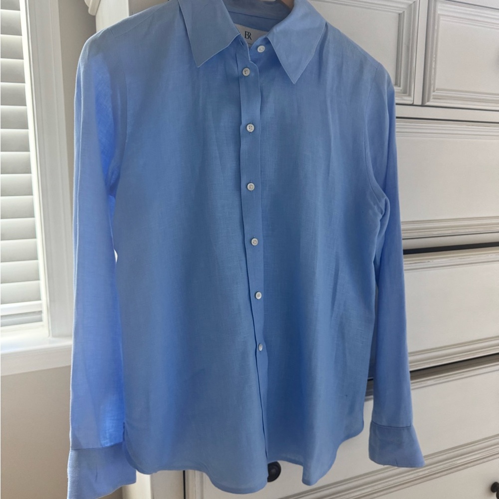 100% linen Banana Republic Blue Button Down Shirt Classic Design